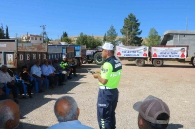 Kilis’te çiftçilere ‘’Güvenli Traktör Kullanımı’’ eğitimi verildi
