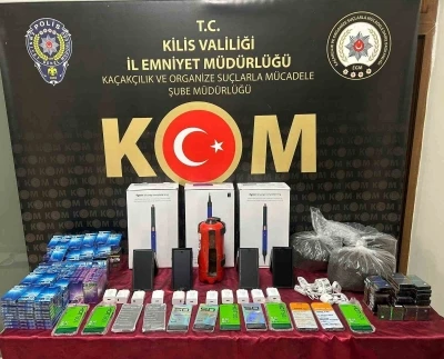 Kilis’te çok sayıda kaçak malzeme ele geçirildi: 3 gözaltı
