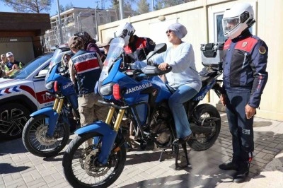 Kilis’te Huzur Konağı sakinleri jandarmaya misafir oldu