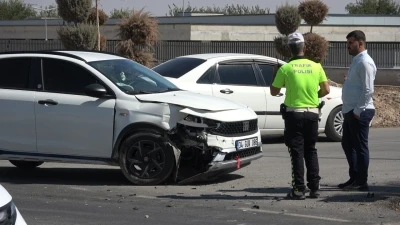 Kilis’te iki otomobil çarpıştı: 1 yaralı

