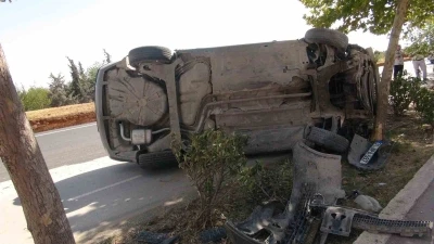 Kilis’te iki otomobil çarpıştı: 2 yaralı
