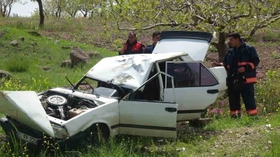Kilis&rsquo;te kontrolden &ccedil;ıkan Tofaş fıstık tarlasına girdi: 4 yaralı
