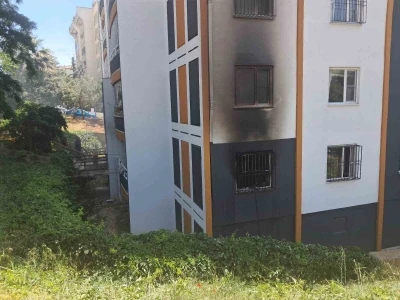 Kilis&rsquo;te korkutan yangın: 4 kişi hastaneye kaldırıldı

