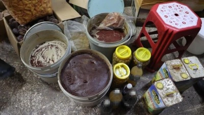 Kilis'te mide bulandıran hijyen skandalı: Merdiven altı üretimde fareler bulundu