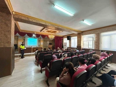 Kilis’te okul servis şoförleri ve rehber personele trafik eğitimi verildi
