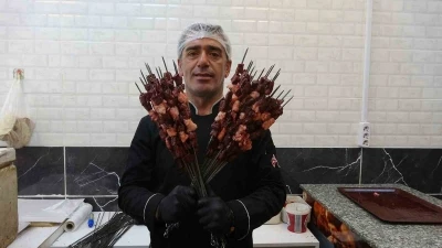 Kilis&rsquo;te "Dumanı G&ouml;r Gel" sloganıyla tanınan ciğerci ustası lezzetin sırrını anlattı
