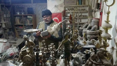 Kilis&rsquo;te taş oymacılığının son ustası bayramda da tezgah başında
