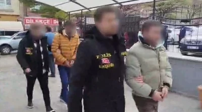 Kilitli motosikleti çalan 2 şüpheli yakalandı
