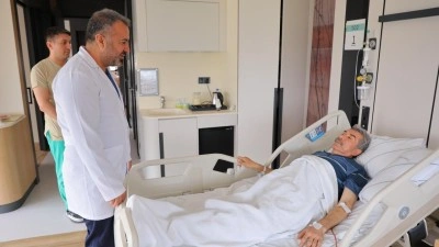 Kilo kaybı şikayetiyle gittiği hastanede 20 santimlik t&uuml;m&ouml;rle karşılaştı