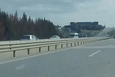 Kilometrelerce ters y&ouml;nde ilerledi, faciaya ramak kaldı
