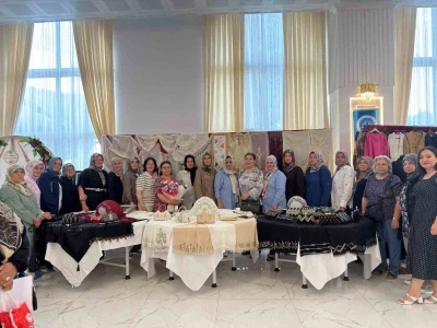 Kınık&rsquo;ta Halk Eğitim kursiyerlerinden yıl sonu sergisi
