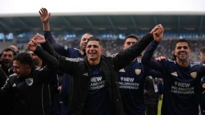 Kıran kırana şampiyonluk yarışı! Lideri devirip S&uuml;per Lig ateşini yaktılar