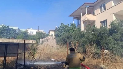 Kırıkhan&rsquo;da bah&ccedil;e yangını

