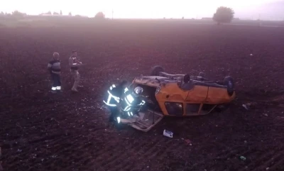 Kırıkhan’da otomobil tarlaya uçtu
