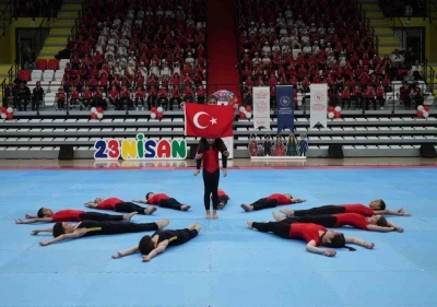 Kırıkkale&rsquo;de 23 Nisan etkinlikleri renkli g&ouml;r&uuml;nt&uuml;lere sahne oldu
