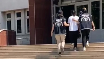 Kırıkkale’de dolandırıcılık şüphelisi saklandığı evde yakalandı
