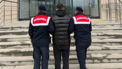 Kırıkkale&rsquo;de dolandırıcılıktan aranan h&uuml;k&uuml;ml&uuml; jandarma tarafından yakalandı
