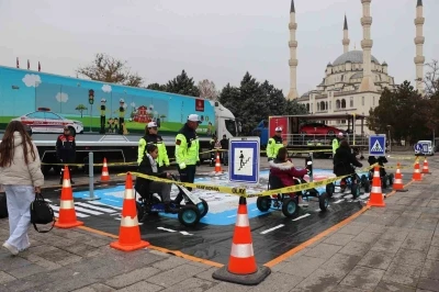 Kırıkkale&rsquo;de jandarmanın "Mobil Trafik Eğitim Tırı"
