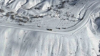 Kırıkkale&rsquo;de karla kaplanan k&ouml;y yolları yeniden ulaşıma a&ccedil;ıldı
