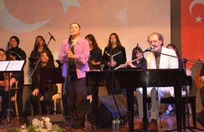 Kırıkkale’de &quot;Kim Var?&quot; sanat etkinliğinde coşkulu anlar yaşandı
