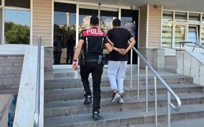 Kırıkkale Emniyetinden aranan şahıslara operasyon: 4 h&uuml;k&uuml;ml&uuml; yakalandı
