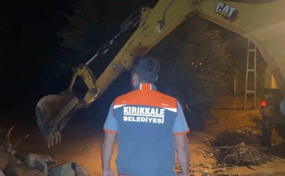 Kırıkkale’yi sağanak vurdu: Dereler taştı, ekipler anında müdahale etti
