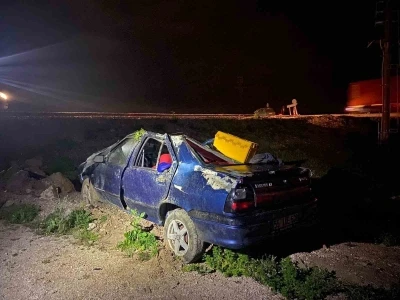 Kırkağa&ccedil;&rsquo;ta yağış nedeniyle taralaya u&ccedil;an otomobildeki 1 kişi &ouml;ld&uuml;, 1 kişi de yaralandı
