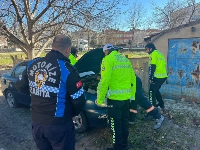 Kırklareli&rsquo;nde atıl durumdaki park edilmiş ara&ccedil;lar kaldırılıyor
