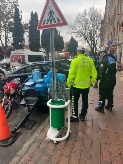 Kırklareli&rsquo;nde kaldırım ve yol işgalleri denetimi
