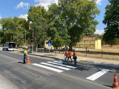 Kırklareli’nde yaya önceliği denetimi: Yaya çizgileri boyandı
