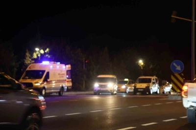 Kırmızı ışıkta bekleyen araca çarptı: 1 yaralı
