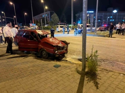 Kırmızı ışıkta dehşet: Gen&ccedil; motosikletli 36,5 metre s&uuml;r&uuml;klendi
