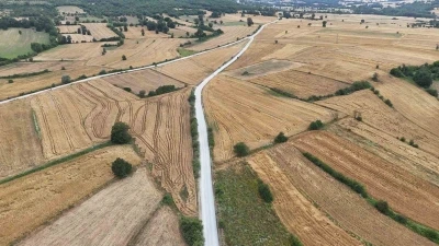 Kırsal mahallenin 40 yıllık asfalt hasreti sona erdi
