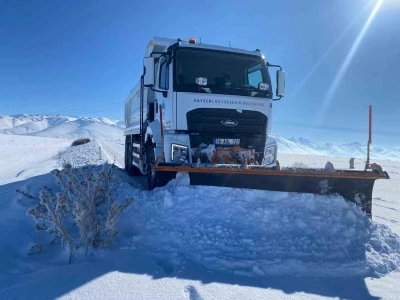 Kırsalda kapalı yol kalmadı: B&uuml;y&uuml;kşehir 266 mahalle yolunu ulaşıma a&ccedil;tı

