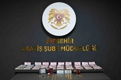 Kırşehir&rsquo;de ayarı d&uuml;ş&uuml;k 53 altınla dolandırıcılık yapan 2 kişi tutuklandı
