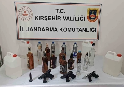 Kırşehir&rsquo;de ka&ccedil;ak alkol operasyonu: 2 g&ouml;zaltı
