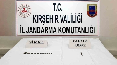Kırşehir&rsquo;de tarihi eser operasyonu: Sikke ve objeler ele ge&ccedil;irildi
