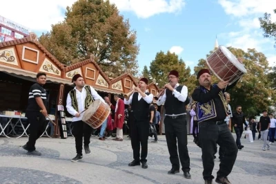 Kırşehir esnafından ’davullu, zurnalı’ Ahilik daveti
