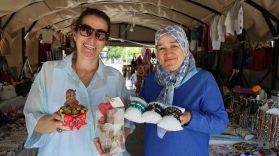 Kırşehirli kadınlar el emeği &uuml;r&uuml;nlerini kazanca d&ouml;n&uuml;şt&uuml;r&uuml;yor
