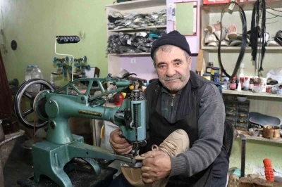 Kış geldi, ayakkabı tamircilerinin işleri a&ccedil;ıldı
