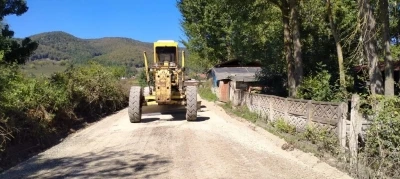 Kış öncesi köy yollarında yoğun çalışma
