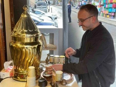 Kışın vazge&ccedil;ilmezi salep yoğun ilgi g&ouml;r&uuml;yor

