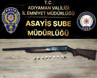 Kız kardeşinin iş yeri &ouml;n&uuml;nde havaya ateş a&ccedil;an şahıs yakalandı