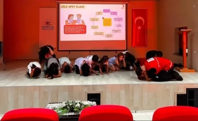 Kızılay&rsquo;dan yaz kursu &ouml;ğrencilerine afet bilinci eğitimi
