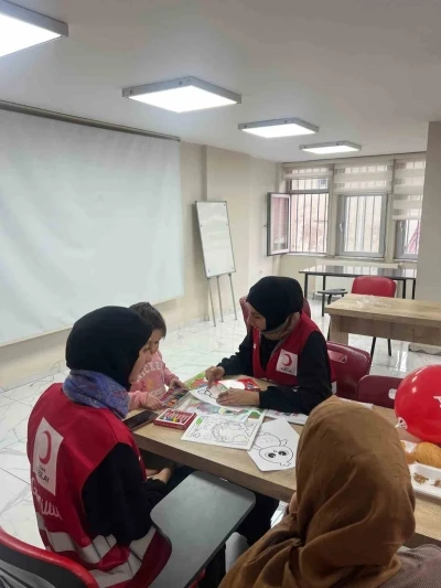 Kızılay, Diyarbakır&rsquo;da otizmli &ccedil;ocukları ve ailelerini ağırladı
