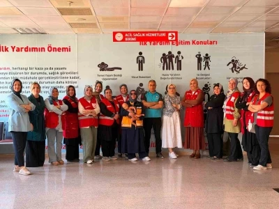 Kızılay ekiplerine temel ilk yardım eğitimi verildi

