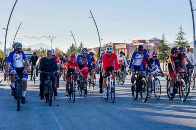 KMÜ’de &quot;Bisikletini Al Gel&quot; etkinliği düzenlendi
