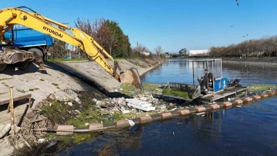 Kocaeli&rsquo;de 12 metrek&uuml;p atık denize ulaşmadan toplandı
