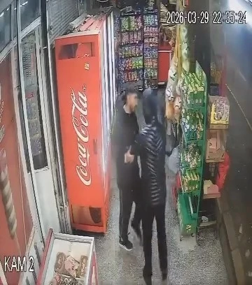 Kocaeli&rsquo;de 17 yaşındaki gencin &ouml;ld&uuml;ğ&uuml; kavganın g&ouml;r&uuml;nt&uuml;leri ortaya &ccedil;ıktı
