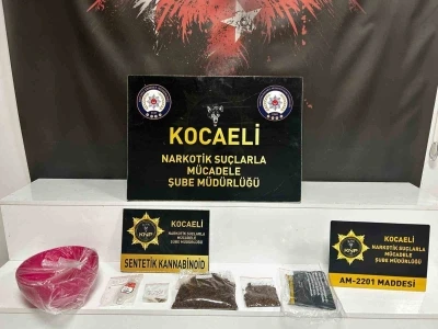Kocaeli&rsquo;de 4 bin 920 adet uyuşturucu hap ele ge&ccedil;irildi
